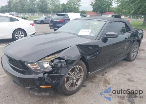 2011 Ford Mustang V6 Premium z USA, uszkodzony, nr VIN 1ZVBP8EM8B5113986